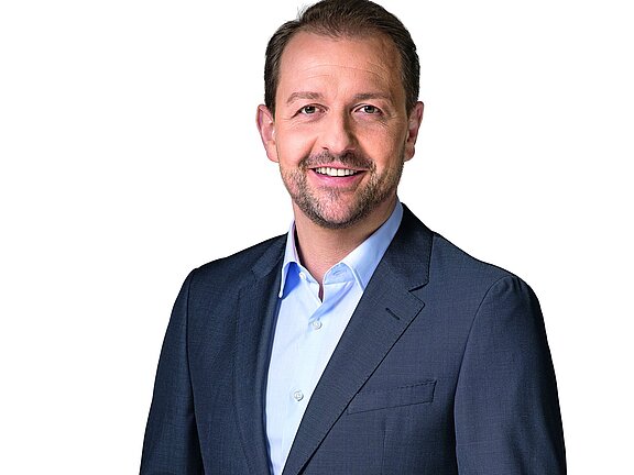 BAIER_SET01_45086_heller_neuer_Bartansatz_ICv2_klein.jpg  